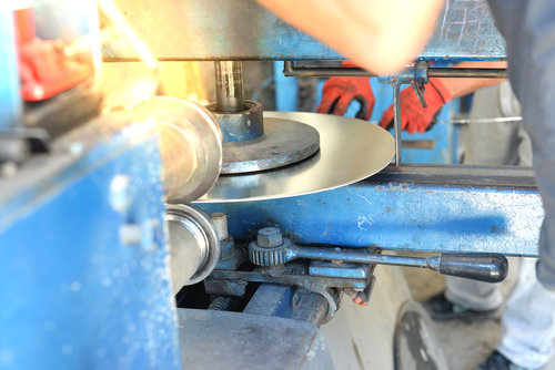 Sheet metal Amada turret punching presses gia công linh kiện