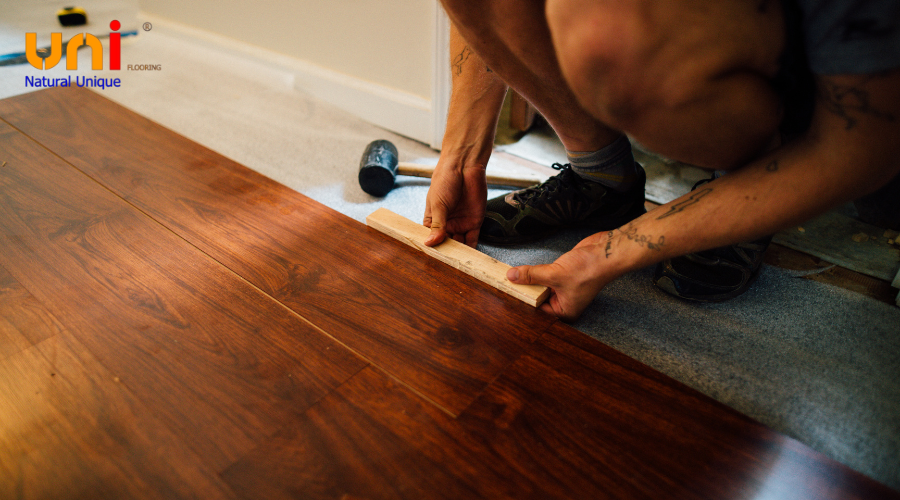 Hậu quả khi thi công sàn nhựa lắp khít vào tường