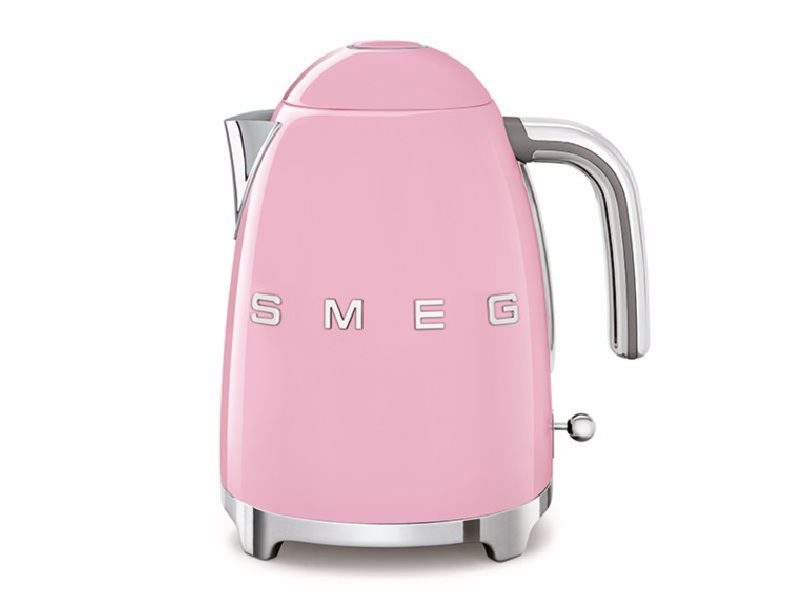 Ấm đun nước Smeg KLF03PKEU 535.43.676 màu hồng 1.7 lít