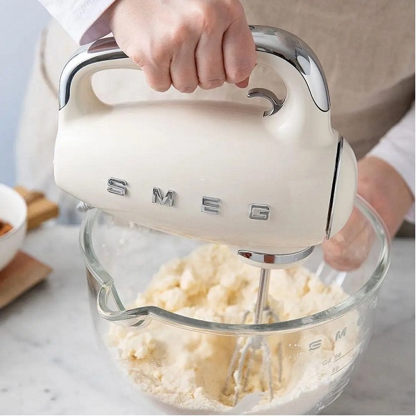 535.44.005-May-tron-cam-tay-Smeg-HMF01CREU-535.44.005-mau-kem