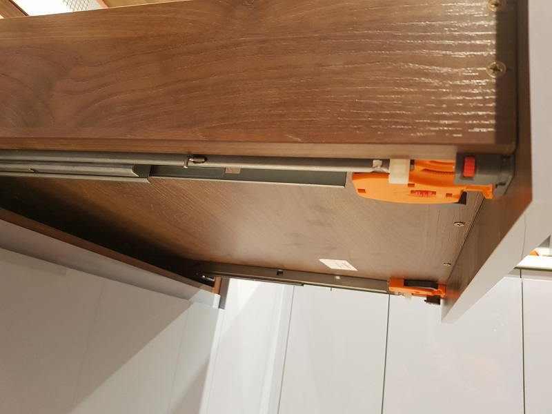 Ray-am-7272430-imundex-giam-chan-300mm-mh1