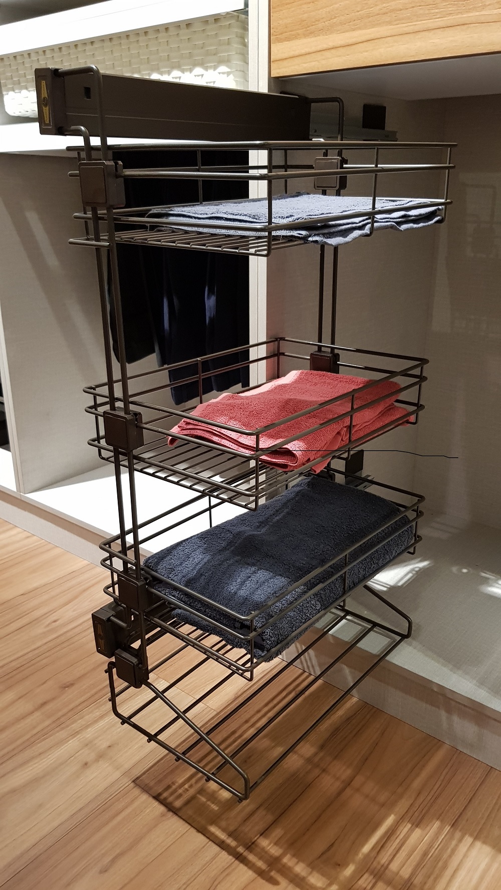 ke-quan-ao-7906101-Imundex-4-tang-r400mm-moca-mh