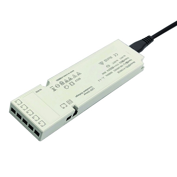 Adapter 7602908 Imundex 12VDC 36W sáu ngõ ra