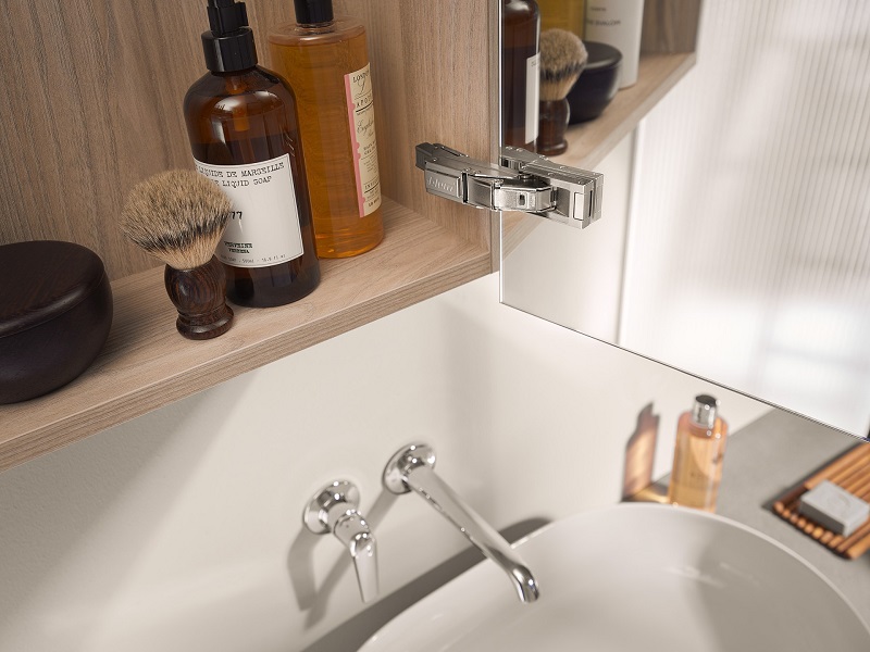 ban-le-blum-71B4500C-giam-chan-canh-kinh-110-do-mh2