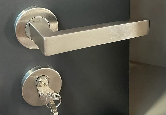 bo-tay-gat-hafele-903.99.033-cua-phòng-inox-mo-mh1