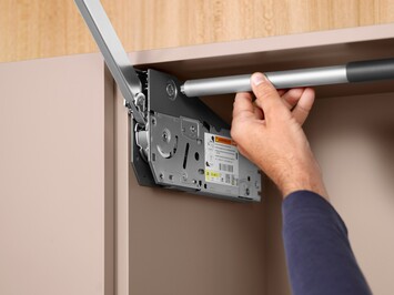 bo-tay-nang-blum-22L1202-hl-top-1-canh-go-mh7