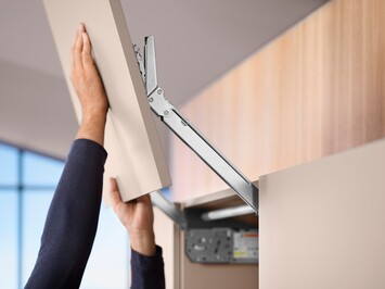 bo-tay-nang-blum-22L1202-hl-top-1-canh-go-mh8