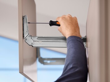 bo-tay-nang-blum-22L1202-hl-top-1-canh-go-mh10