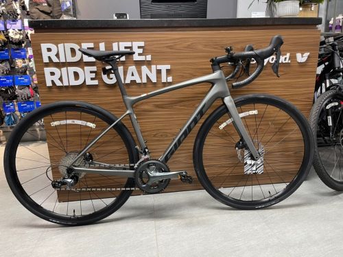 Xe đạp đua đường trường GIANT 2023 DEFY ADV E