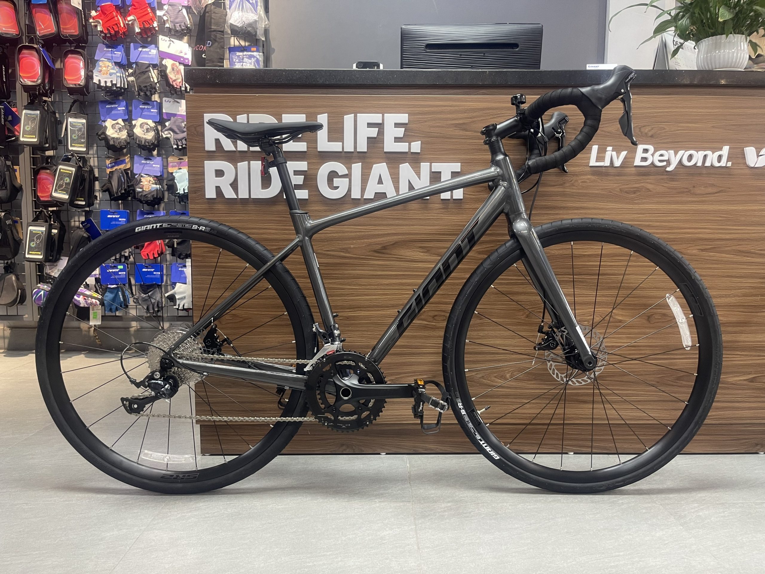 GIANT-2024-CONTEND-AR-3-scaled