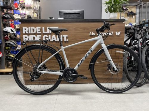 GIANT 2024 ESCAPE 2 CITY