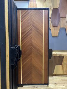 Cửa gỗ dán veneer Sapelli ghép xương cá