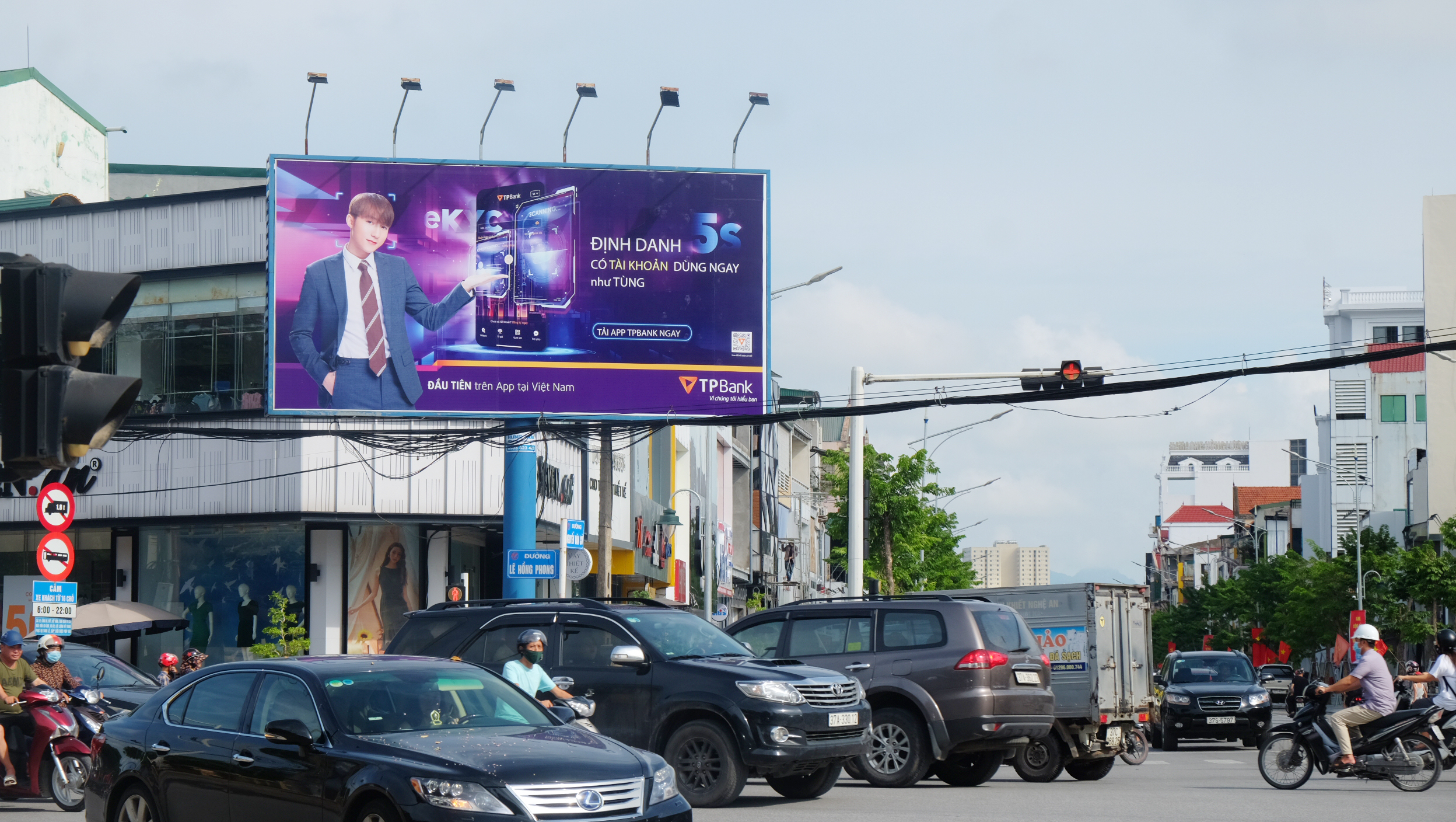 TP BANK - Pano tấm lớn ngoài trời