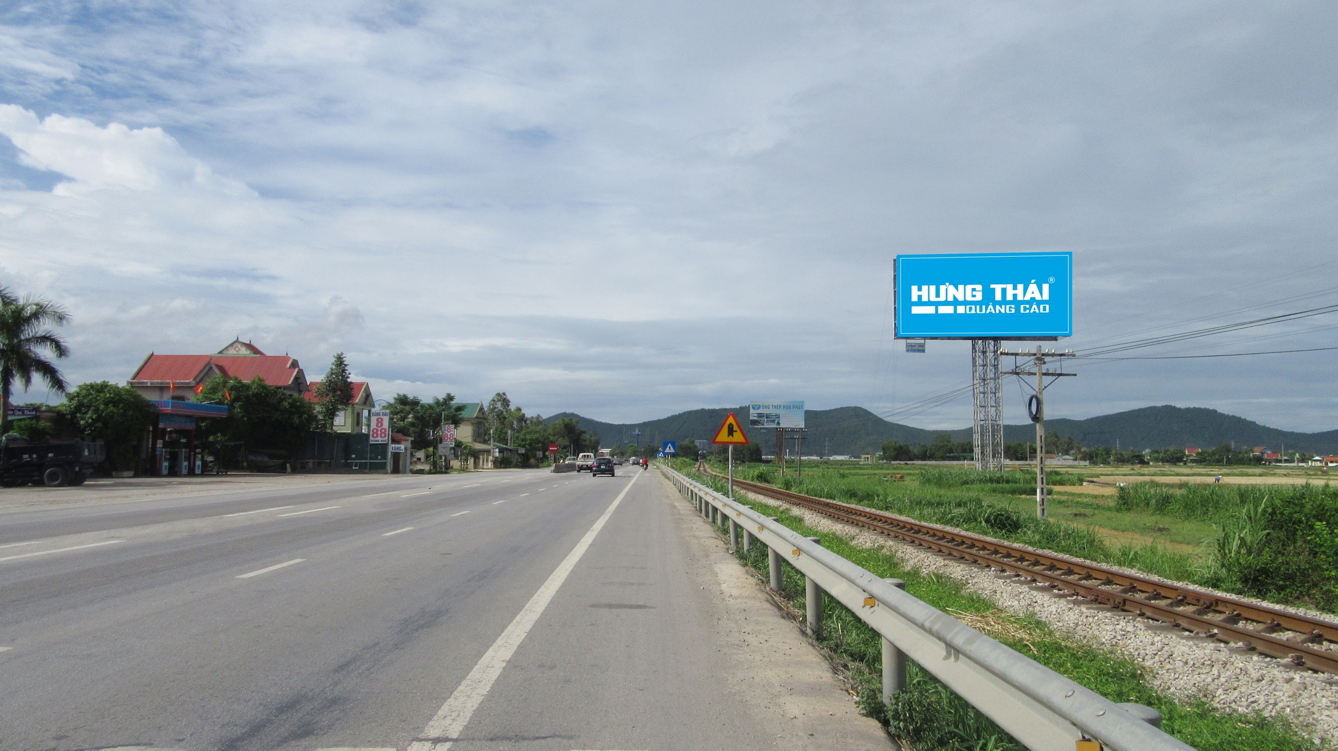 Pano quảng cáo tại Nghi Long 1
