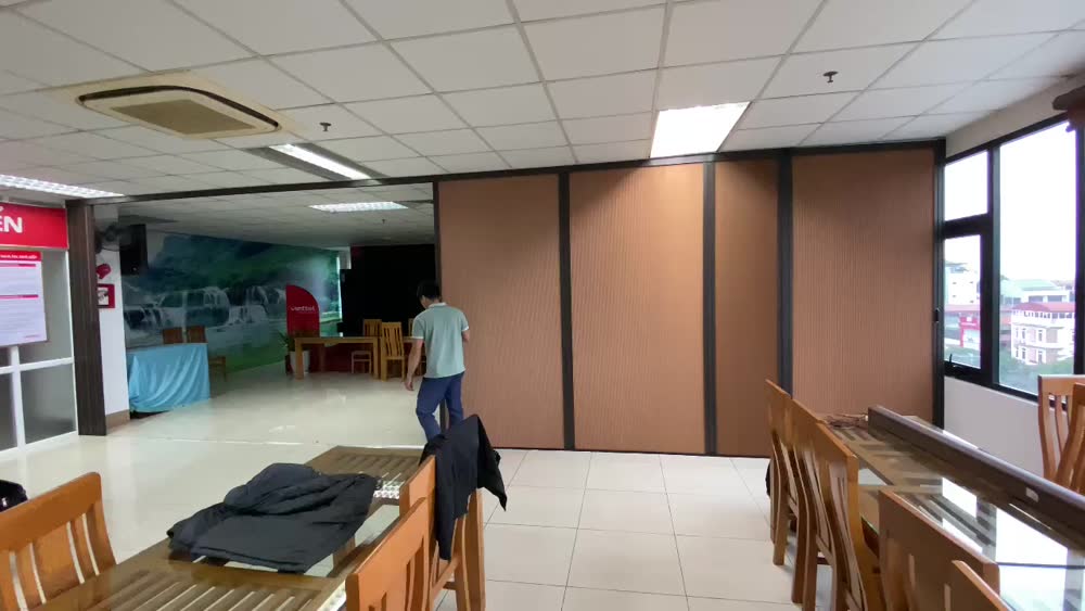 Vách tổ ong ngăn lạnh chia phòng họp văn phòng