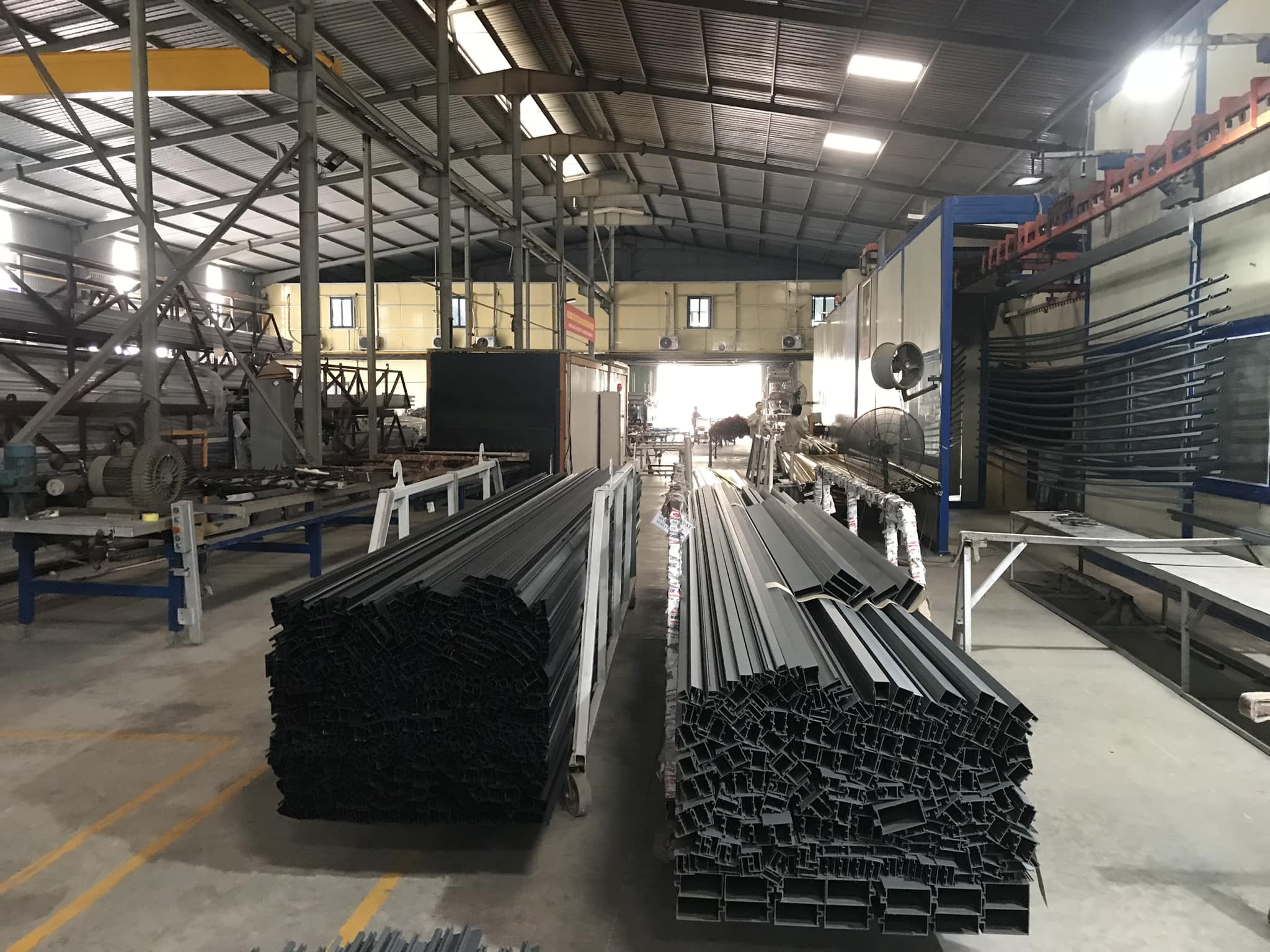 Discover the Powder Coating Line at Viet Y Industrial Aluminum Factory - ảnh 2