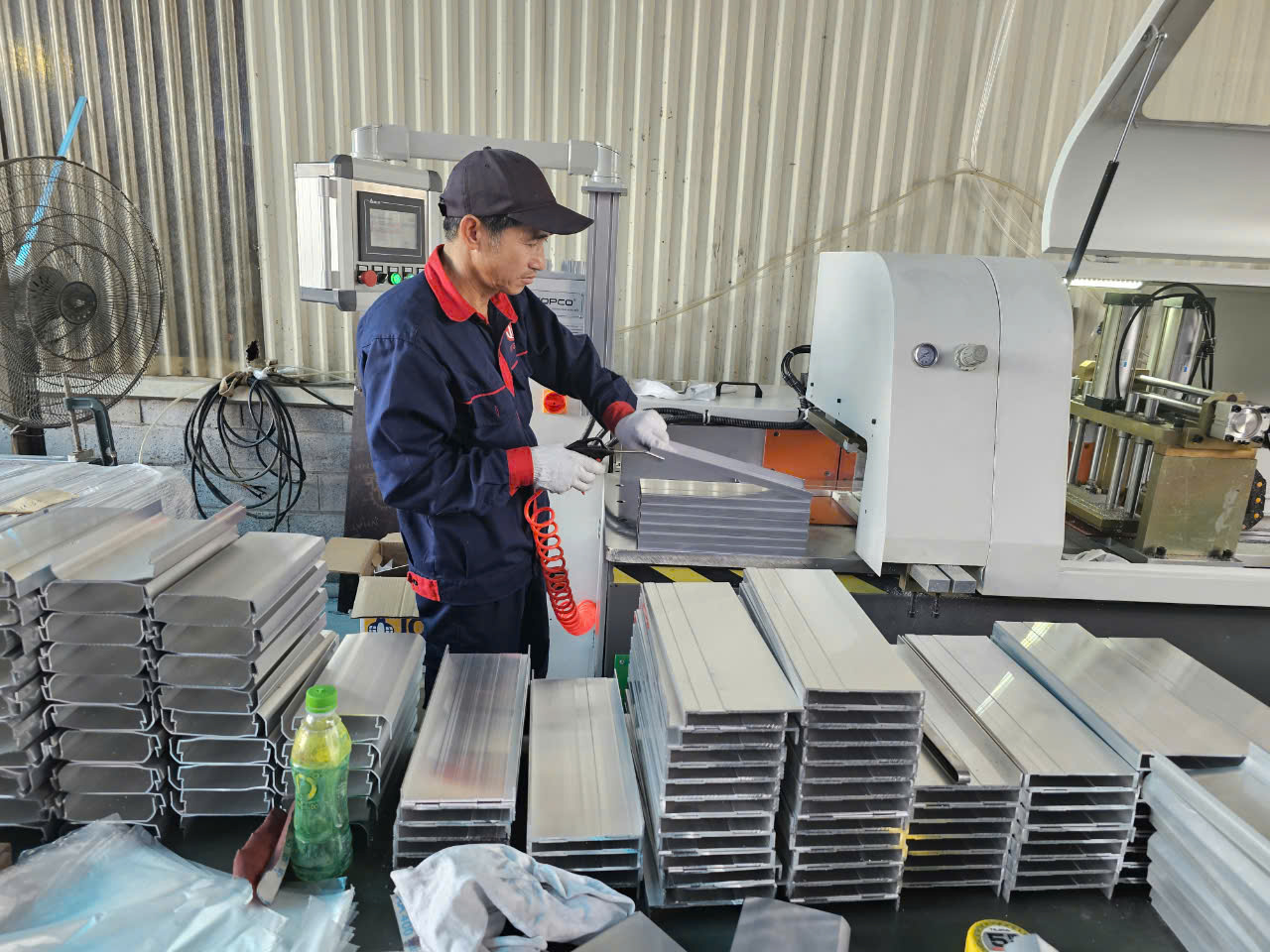 Viet Y Industrial Aluminium Trusted Factory for International Standard Stamping & CNC Machining