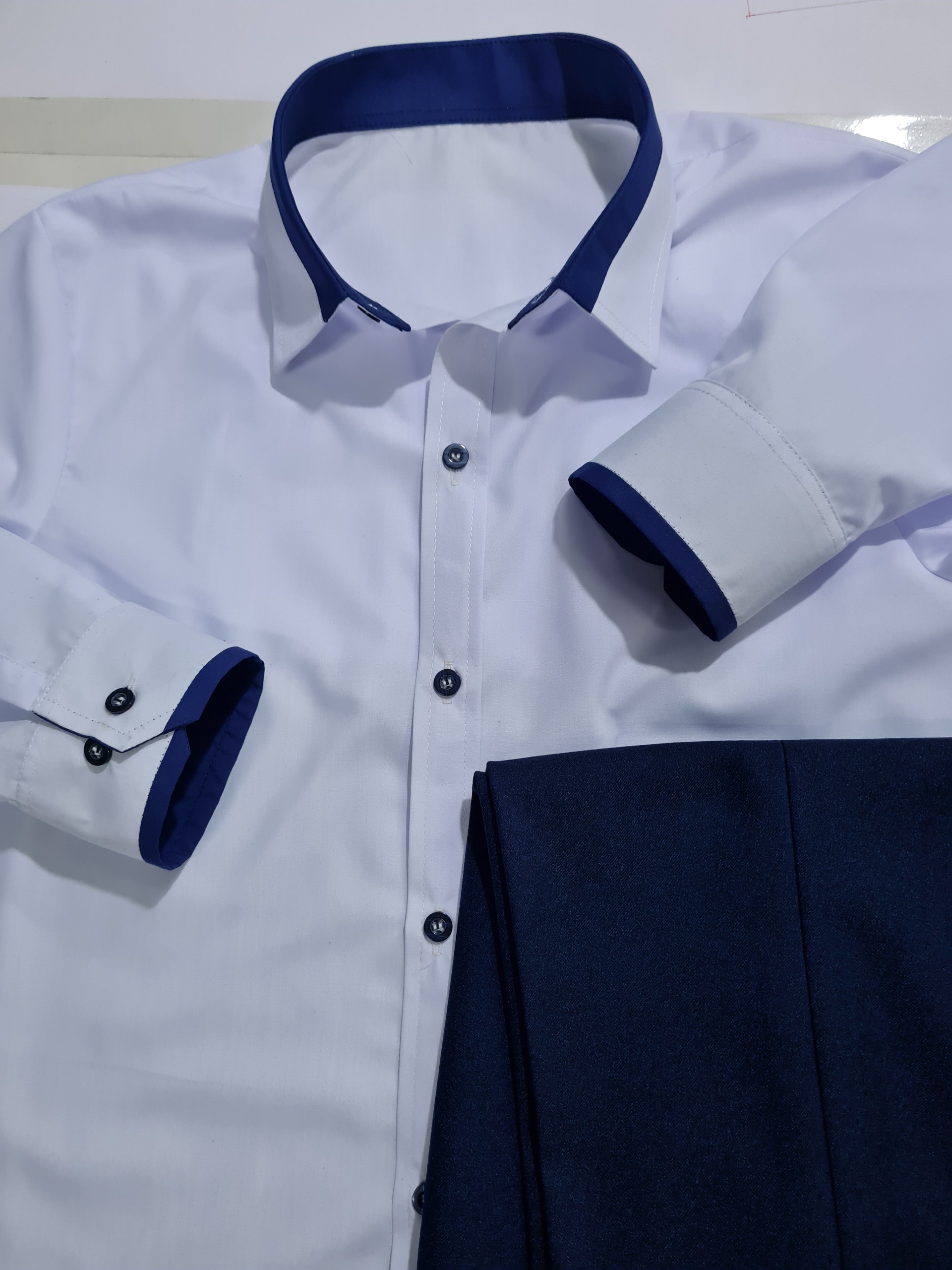 Đồng phục nhân viên