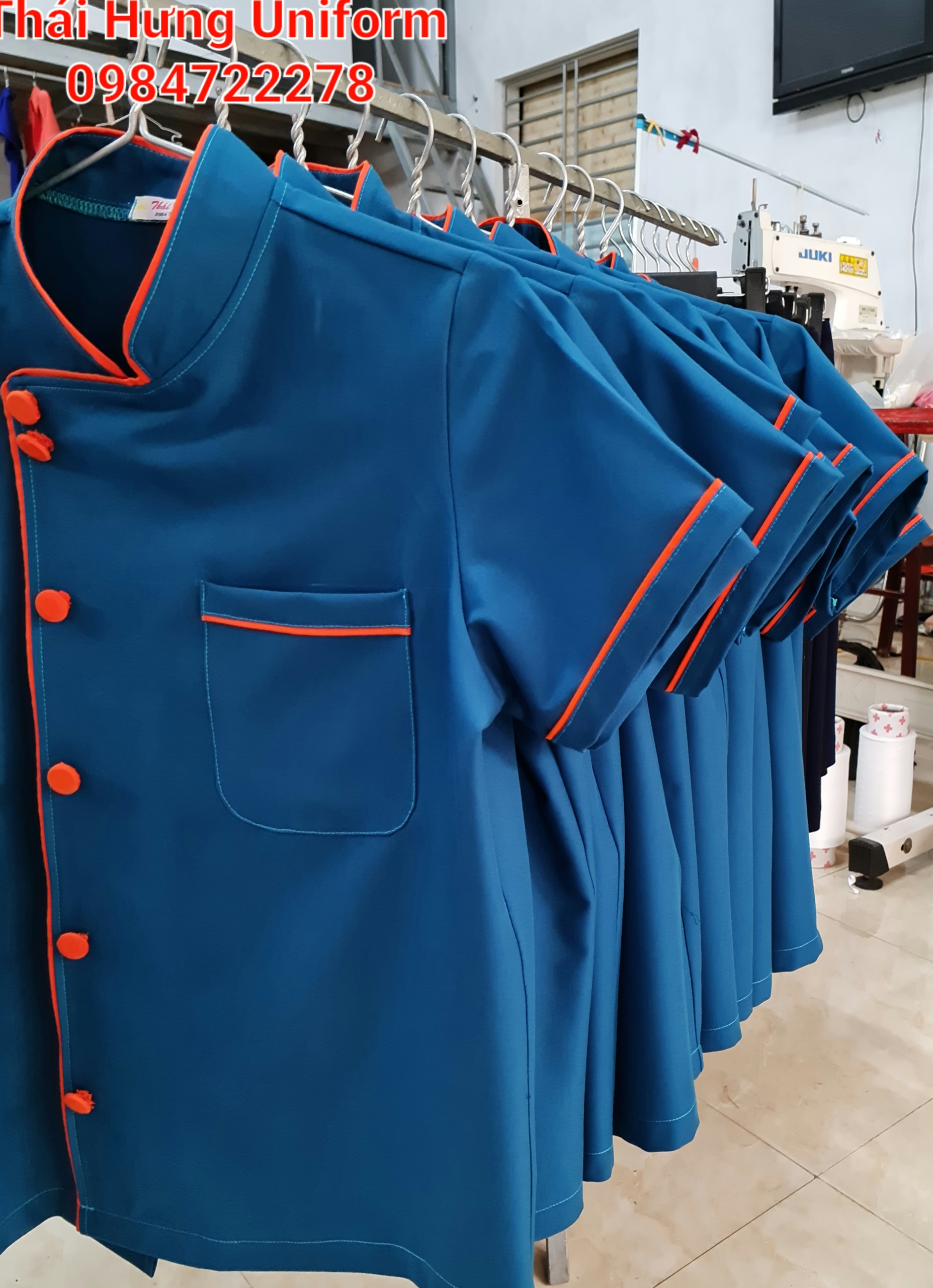 Đồng phục nhân viên