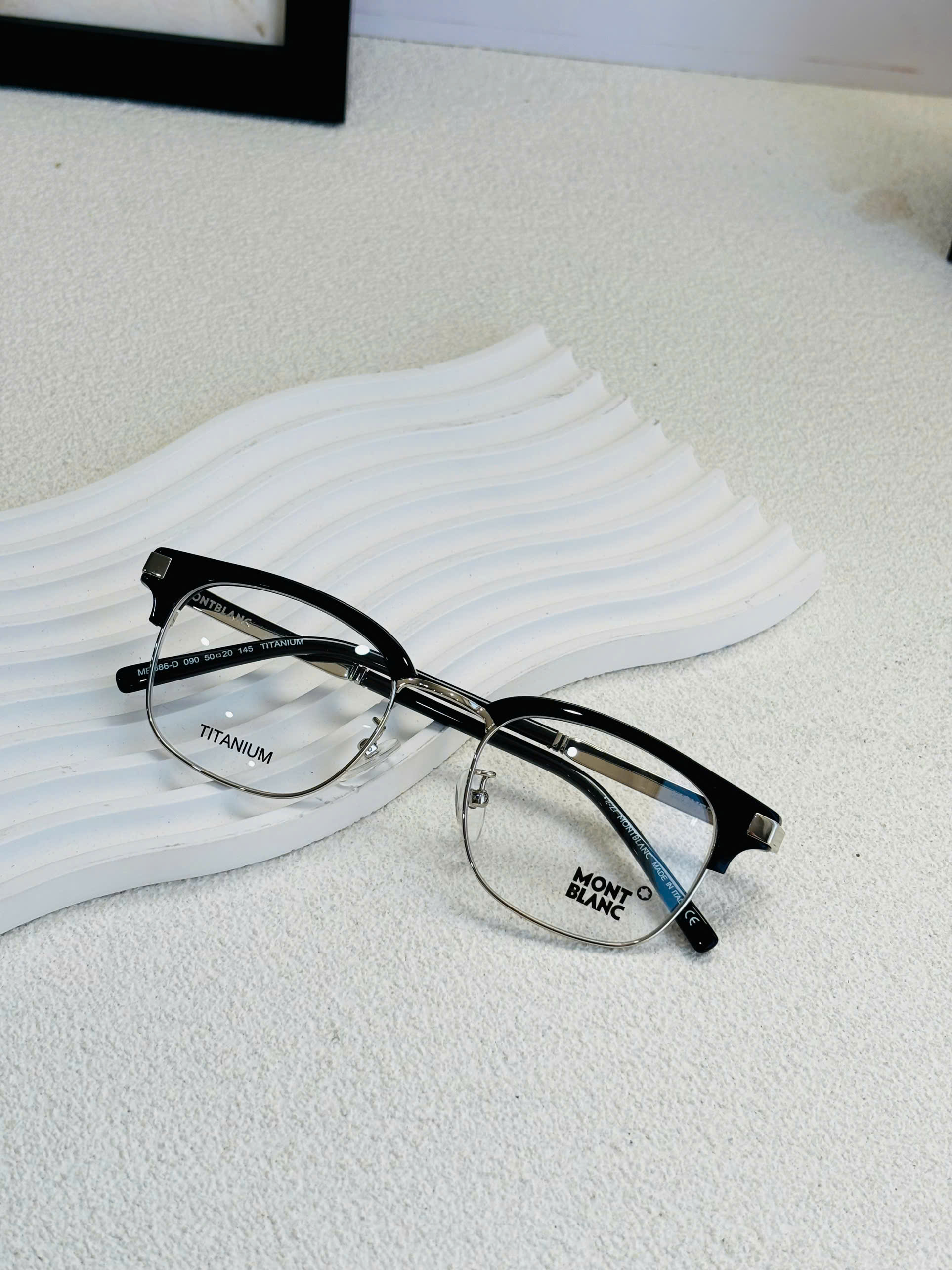 GỌNG KÍNH CẬN MONTBLANC MB686-D TITANIUM CAO CẤP - MONTBLANC MB686 TITANIUM EYEGLASS