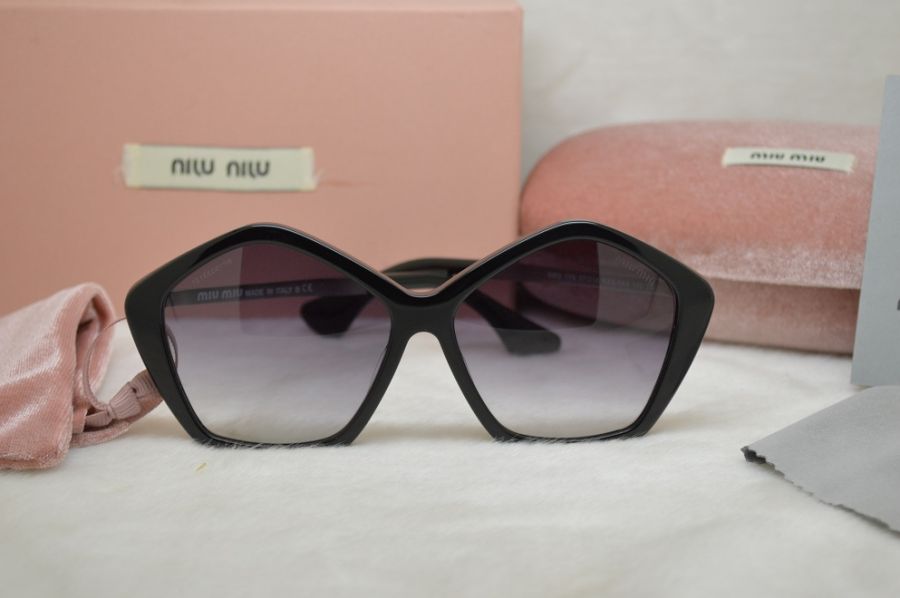 KÍNH MẮT NỮ MIUMIU SAO SMU11N - BLACK