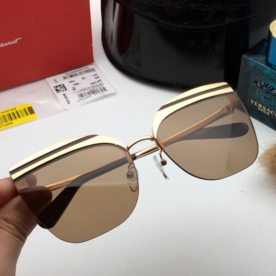 KÍNH MẮT NỮ CAO CẤP SALVATORE FERRAGAMOR SF166 MÀU NÂU TRÀ