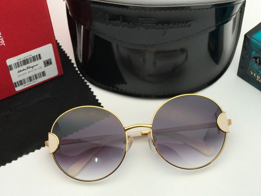 KÍNH MĂT NỮ HOTGIRL - SALVALTORRE FERREGAMO SF157S GOLD BLACK
