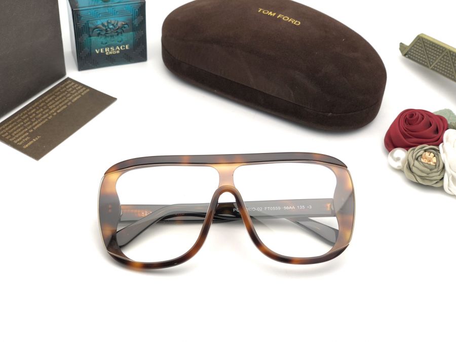 KÍNH MẮT CAO CẤP TOMFORD - TF0559 BROWN