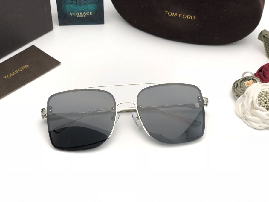 KÍNH MẮT NỮ CAO CẤP TOMFORD - TF0655 BLACK