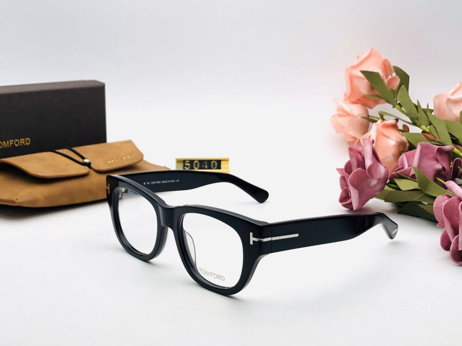 GỌNG KÍNH NHỰA THỜI TRANG TOMFORD - TOMFORD TF5040 BLACK