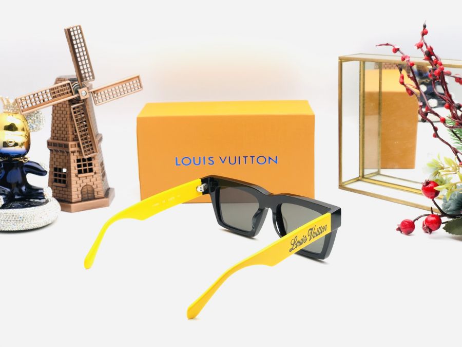 KÍNH THỜI TRANG CAO CẤP LOUIS VUITTON 2022 - LOUIS VUITTON LV1556E