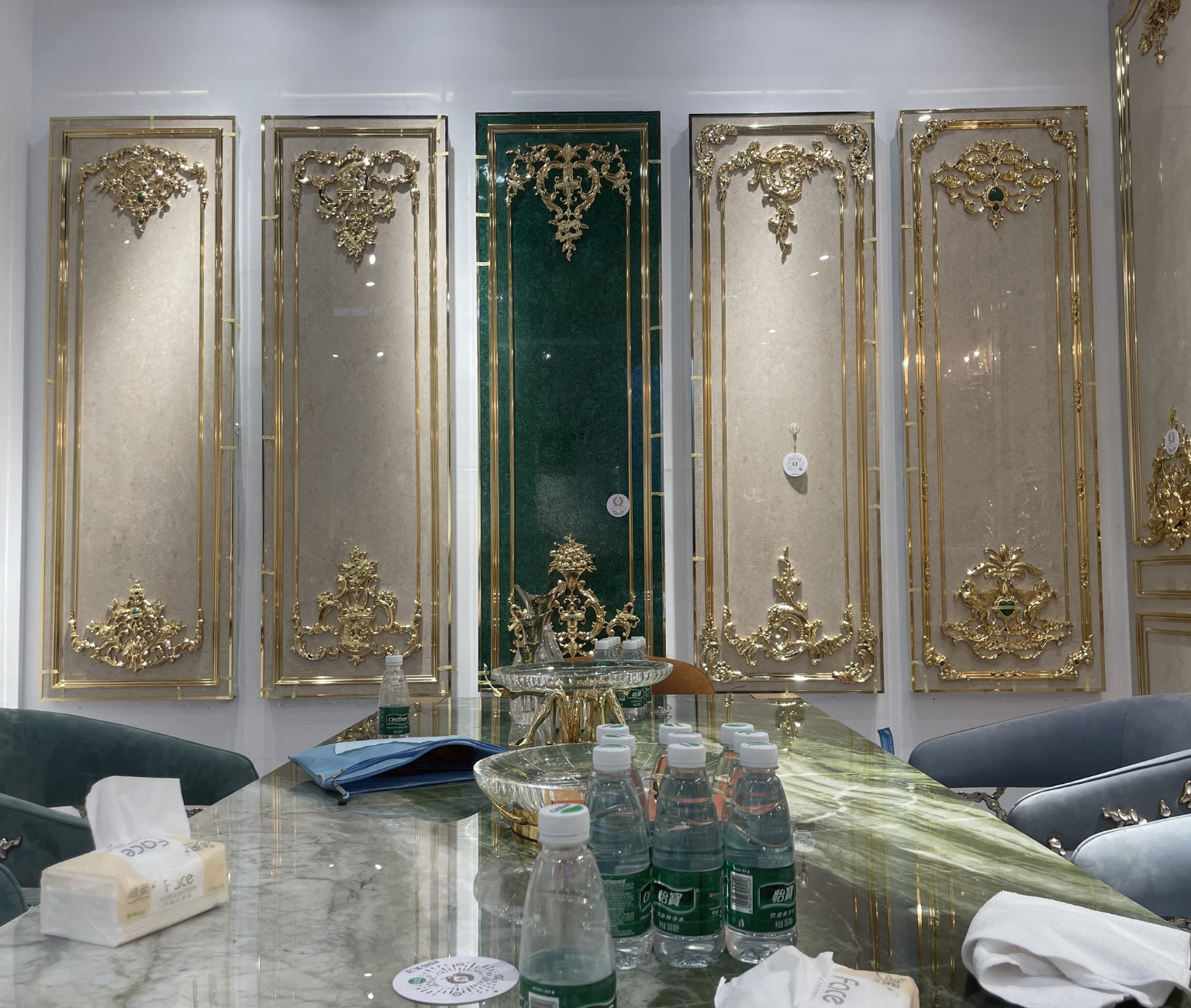 Bích Hoạ Đá - Tân Cổ Điển