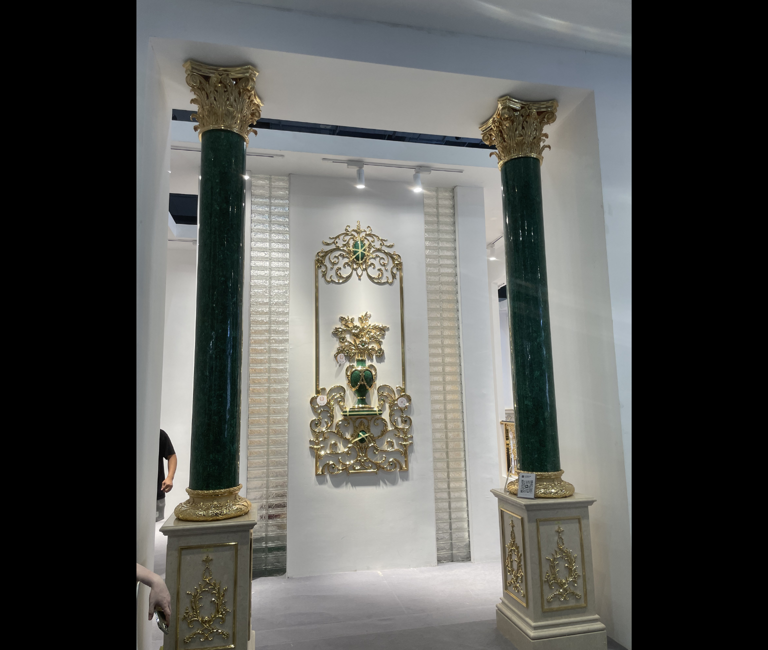 Bích Hoạ Đá - Tân Cổ Điển