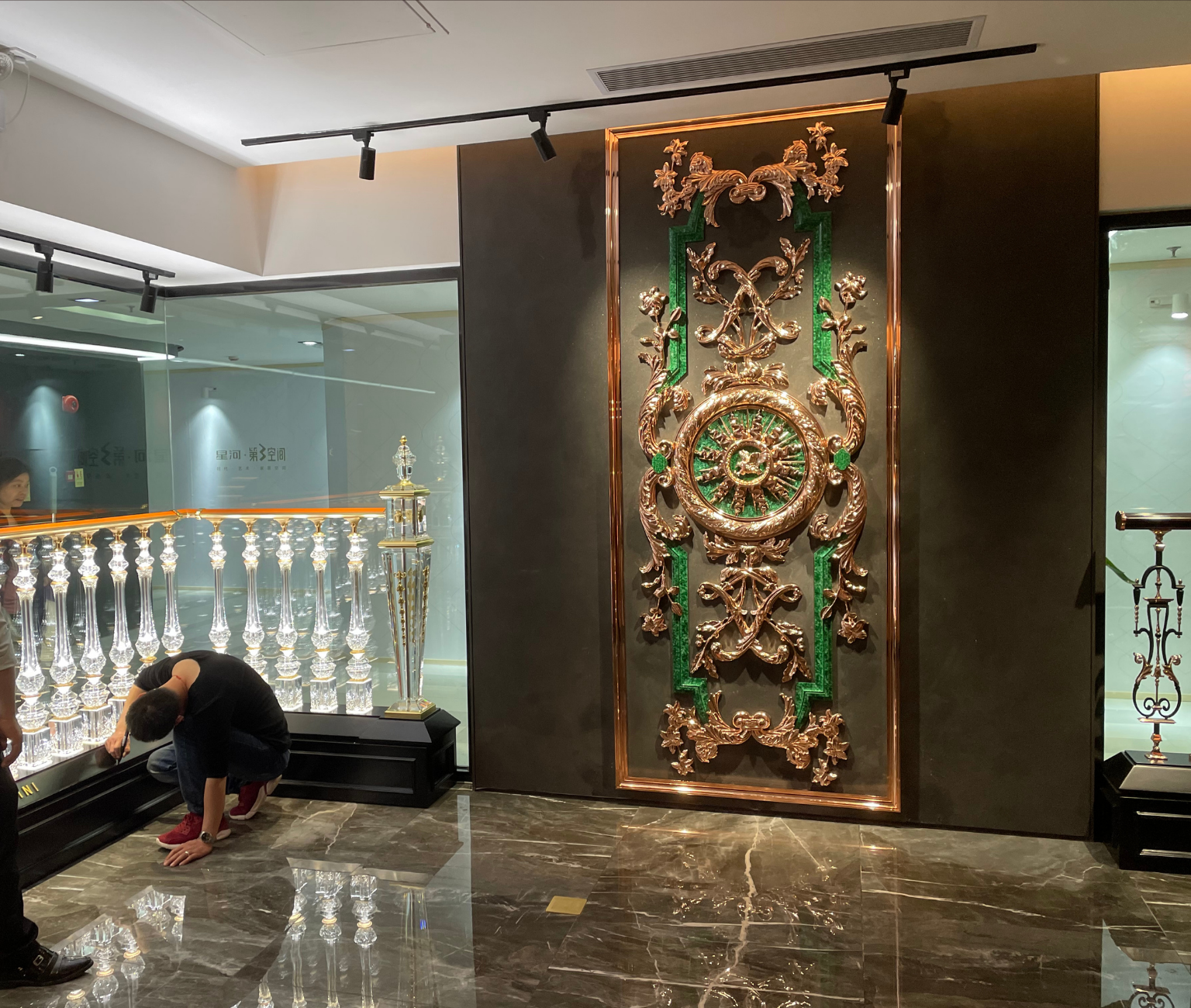 Bích Hoạ Đá - Tân Cổ Điển