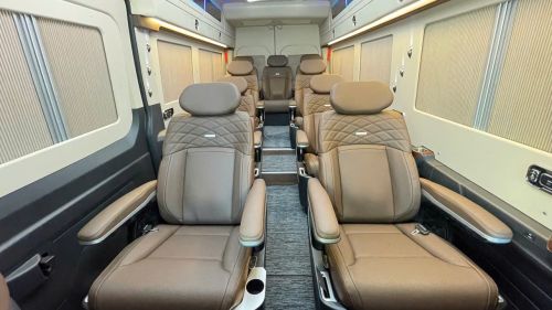 Thuê xe 10 chỗ Dcar