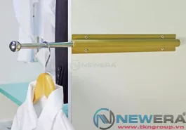 Móc treo quần áo đã chọn để chuẩn bị mặc