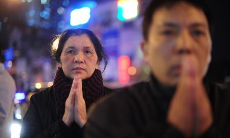 'Biển người' vái vọng trước chùa Phúc Khánh