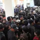 Người Nghệ An chen chúc làm thủ tục xuất ngoại