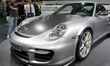 Cơn sốt xe sang ở Nga