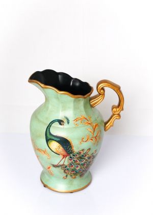 Bình hoa công xanh có quai nhỏ
