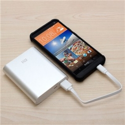 Pin sạc dự phòng 10400mAh kiểu dáng hiện đại, trẻ trung