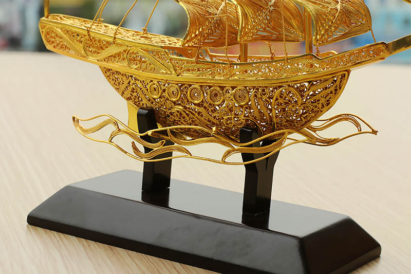 Biểu Tượng Thuận Buồm Xuôi Gió Mạ Vàng