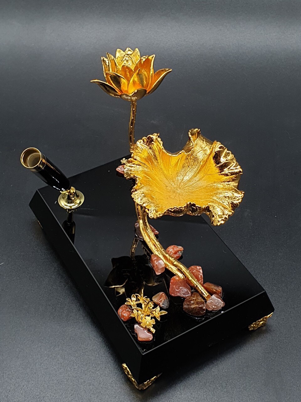 31574DF3-37CD-46A6-A6A8-27EBE9D92424