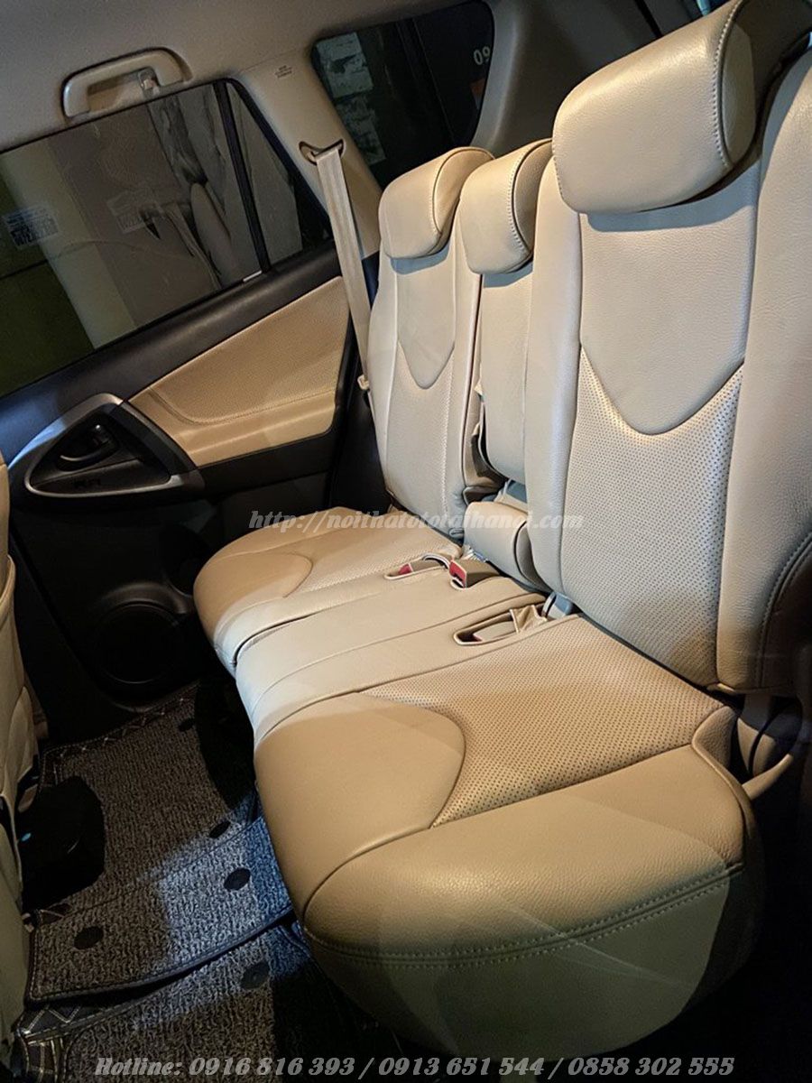 boc-dem-ghe-da-oto-toyota-rav4-ha-noi