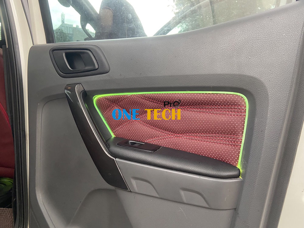 boc-tapi-cua-xe-ranger-3333555