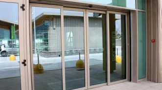 Cửa nhôm vân gỗ