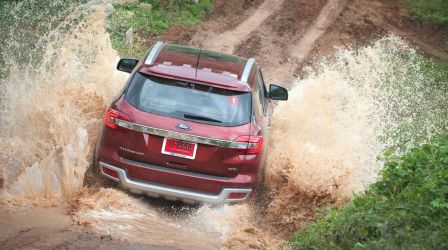 Chi tiết "thỏi nam châm" Ford Everest hoàn toàn mới tại VN