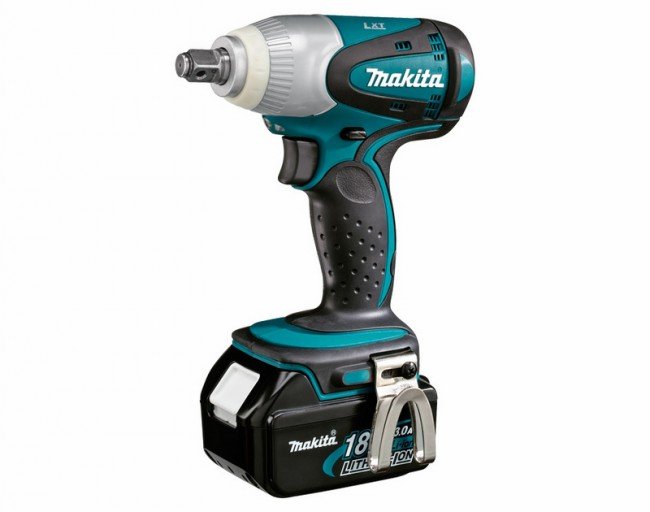 Máy xiết bu lông dùng pin 18V Makita DTW251RME