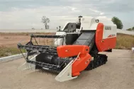 Máy gặt đập liên hợp Kubota DC 35