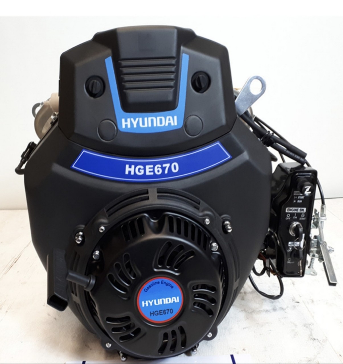 ĐỘNG CƠ XĂNG HYUNDAI HGE670E